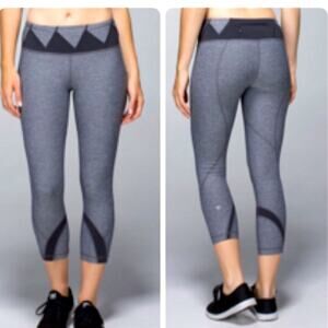lululemon size 6 gray crop woman’s yoga legging